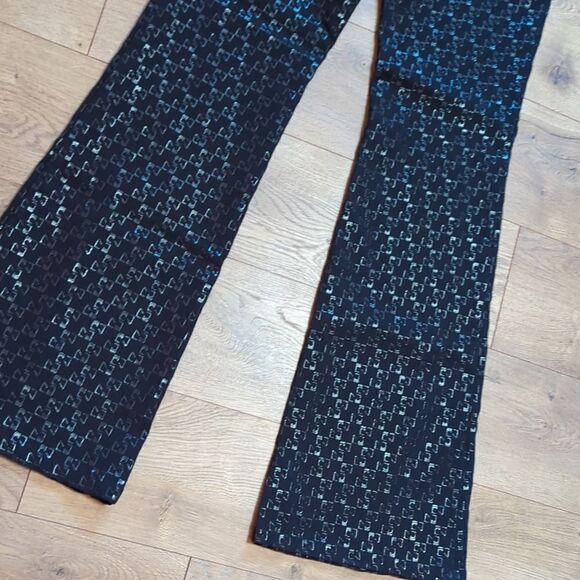 Hailee front zipper flare leg black geometric print L - Picture 7 of 8